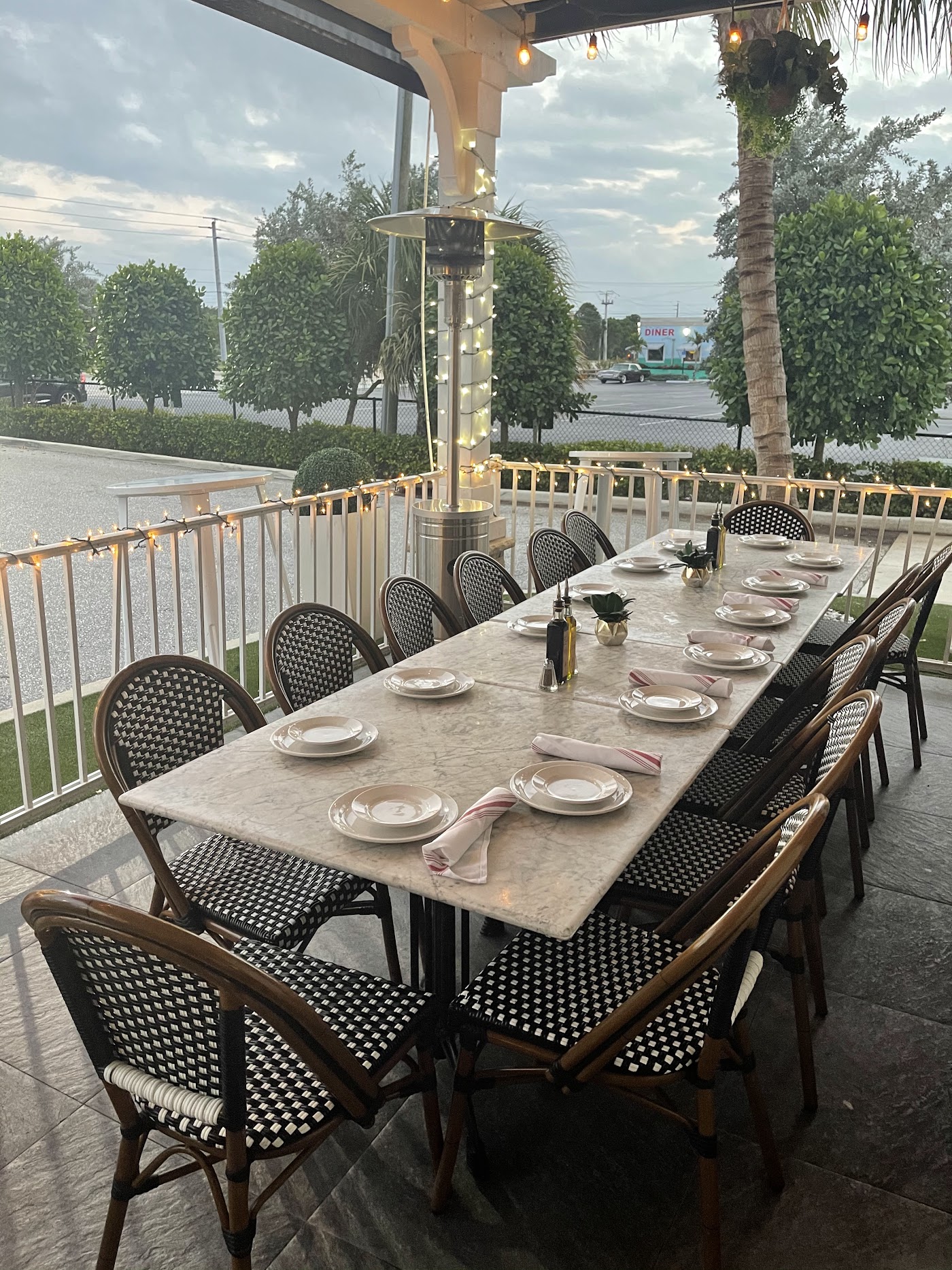 Lynora's in Jupiter