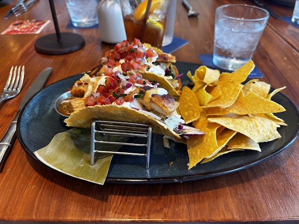 Tommy Bahama Restaurant & Bar photo